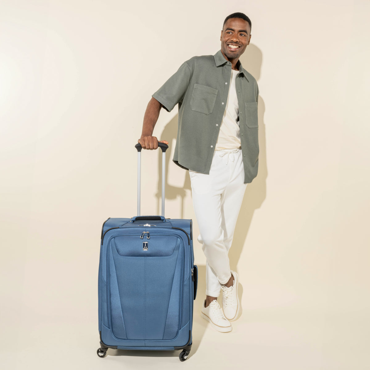 Maxlite® 5 Medium Expandable Soft Shell Spinner 69cm (69 x 47 x 29 cm)