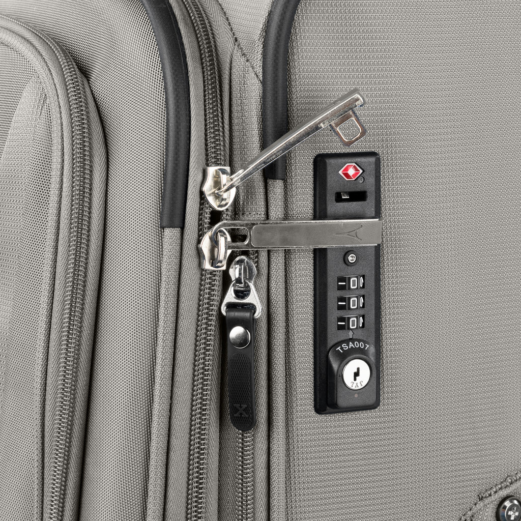 Maxlite® 5 Medium Expandable Soft Shell Spinner 69cm (69 x 47 x 29 cm)