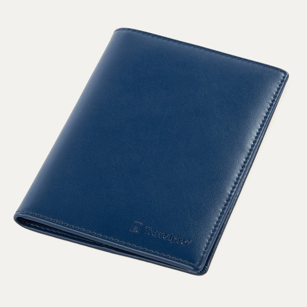 Travelpro® Essentials™ Reisepasshülle aus Leder