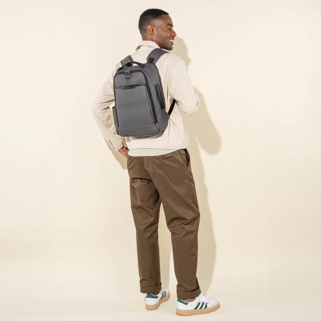 Travelpro® x Travel + Leisure® Slim Backpack (40 x 30 x 15 cm)