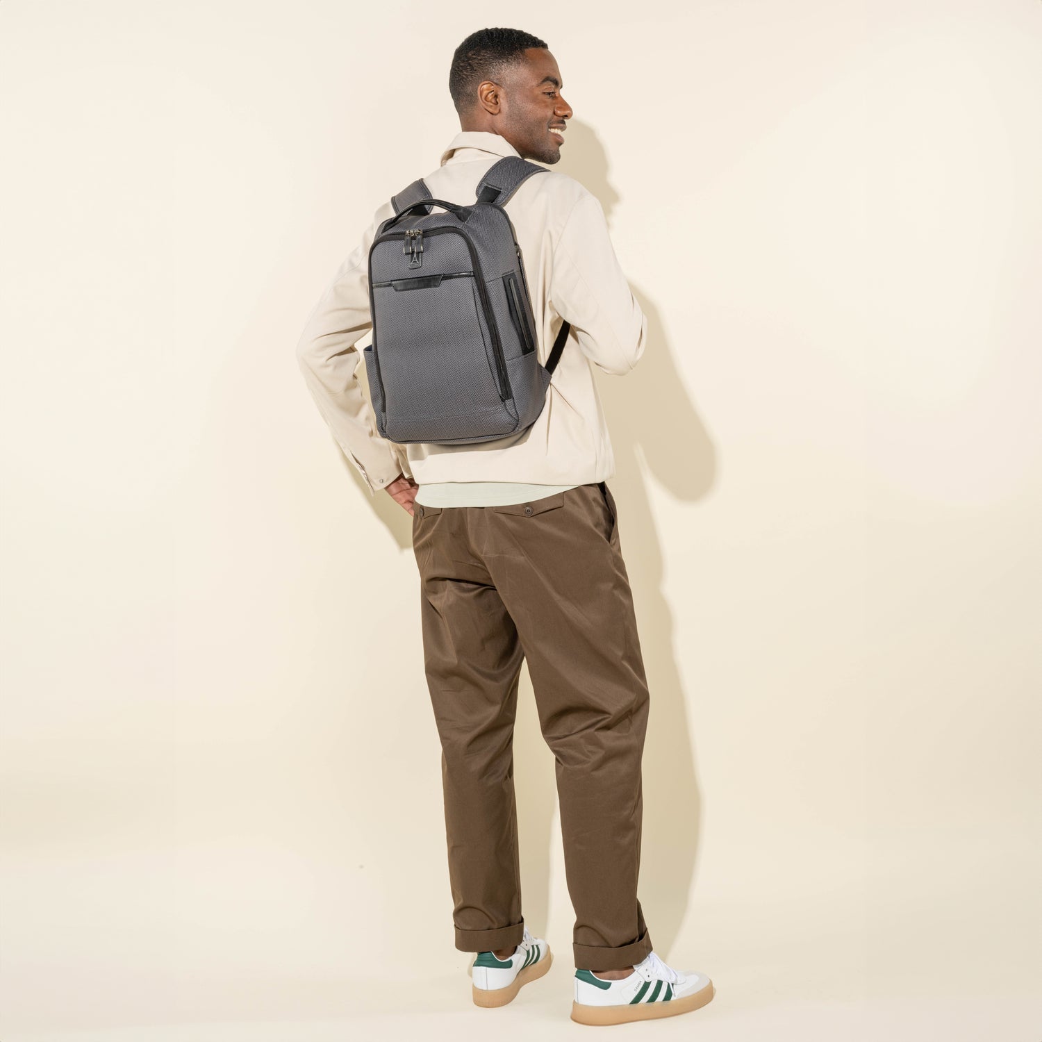 Travelpro® x Travel + Leisure® Slim Backpack (40 x 30 x 15 cm)