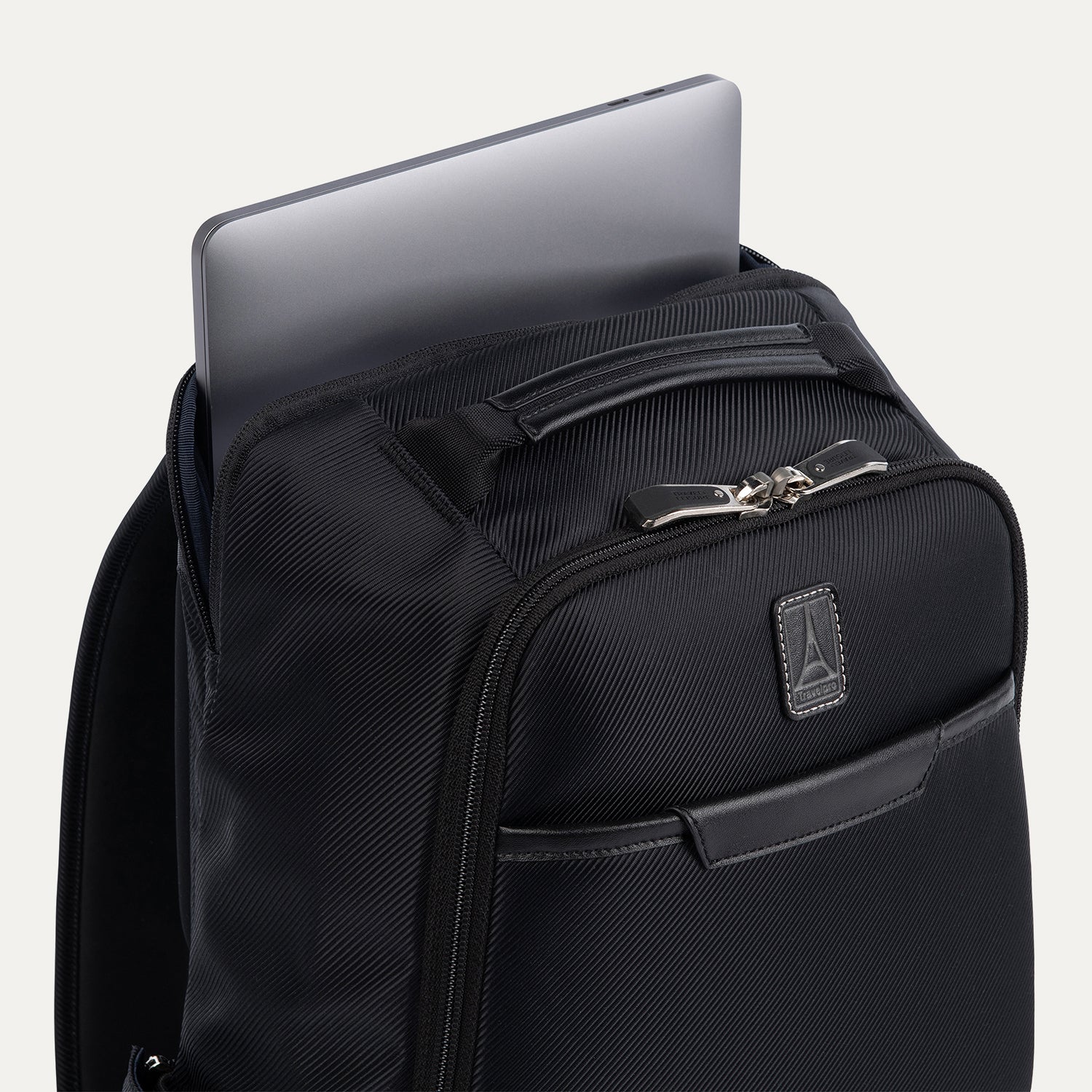 Travelpro® x Travel + Leisure® Slim Backpack (40 x 30 x 15 cm)