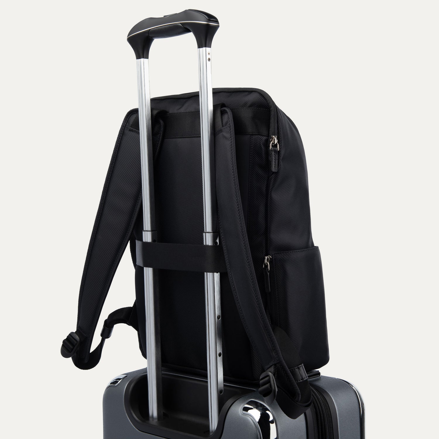 Travelpro® x Travel + Leisure® Slim Backpack (40 x 30 x 15 cm)