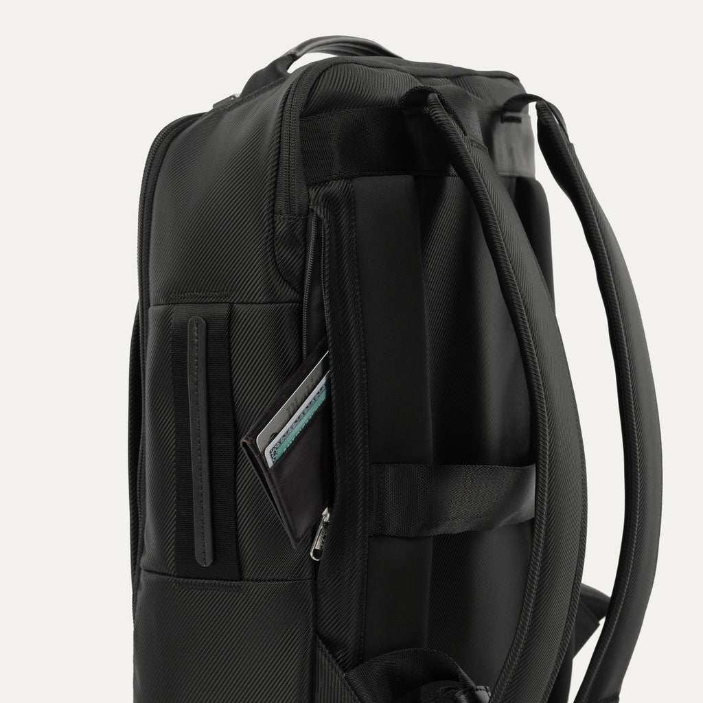 Travelpro® x Travel + Leisure® Slim Backpack (40 x 30 x 15 cm)