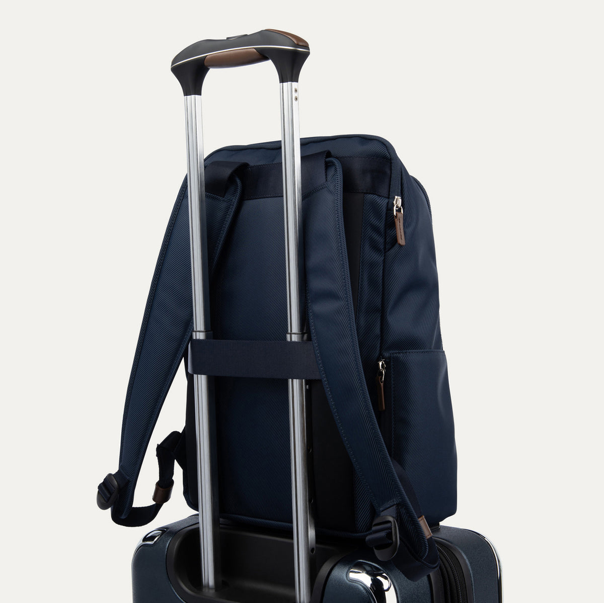 Travelpro® x Travel + Leisure® Slim Backpack (40  x 30 x 15 cm)