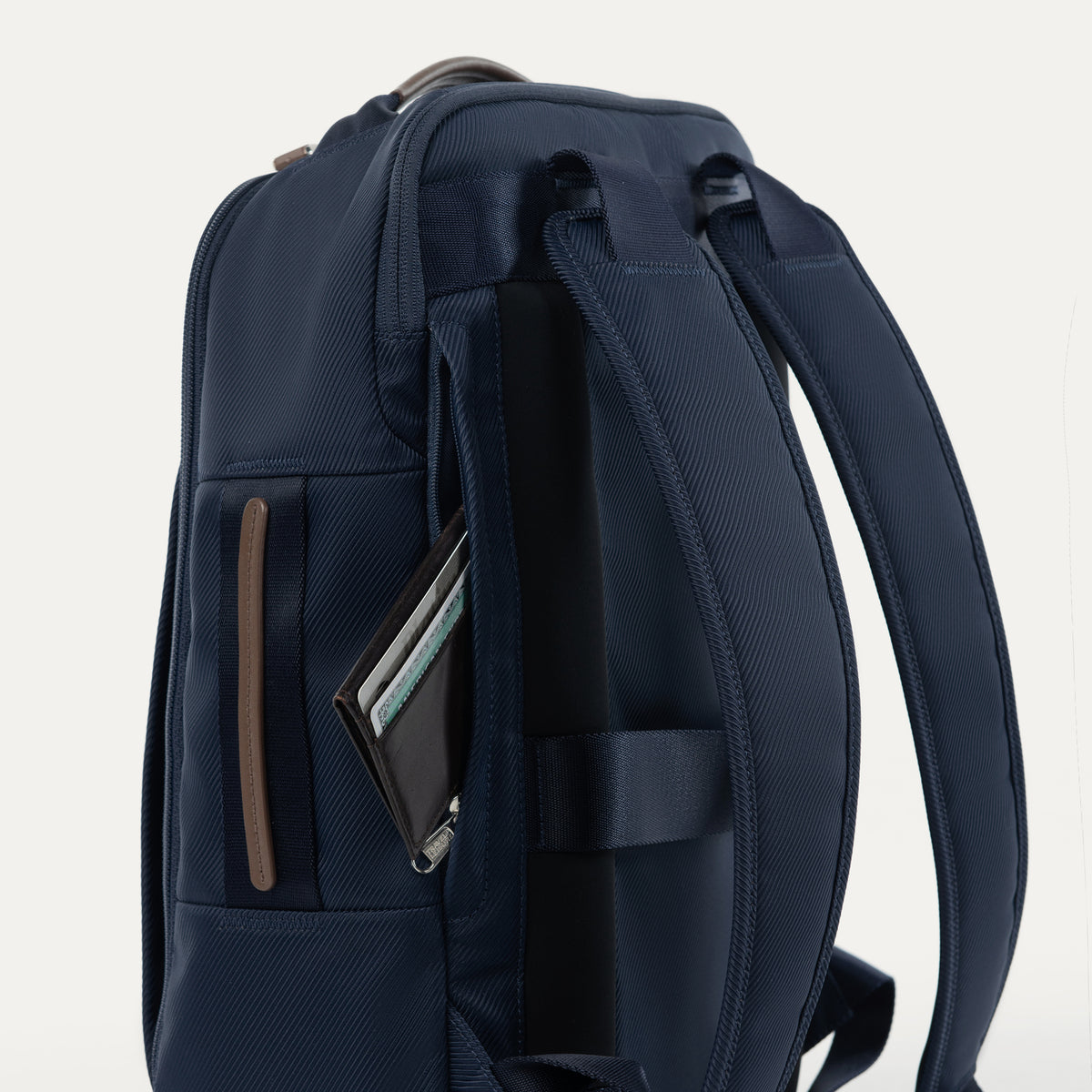 Travelpro® x Travel + Leisure® Slim Backpack (40  x 30 x 15 cm)