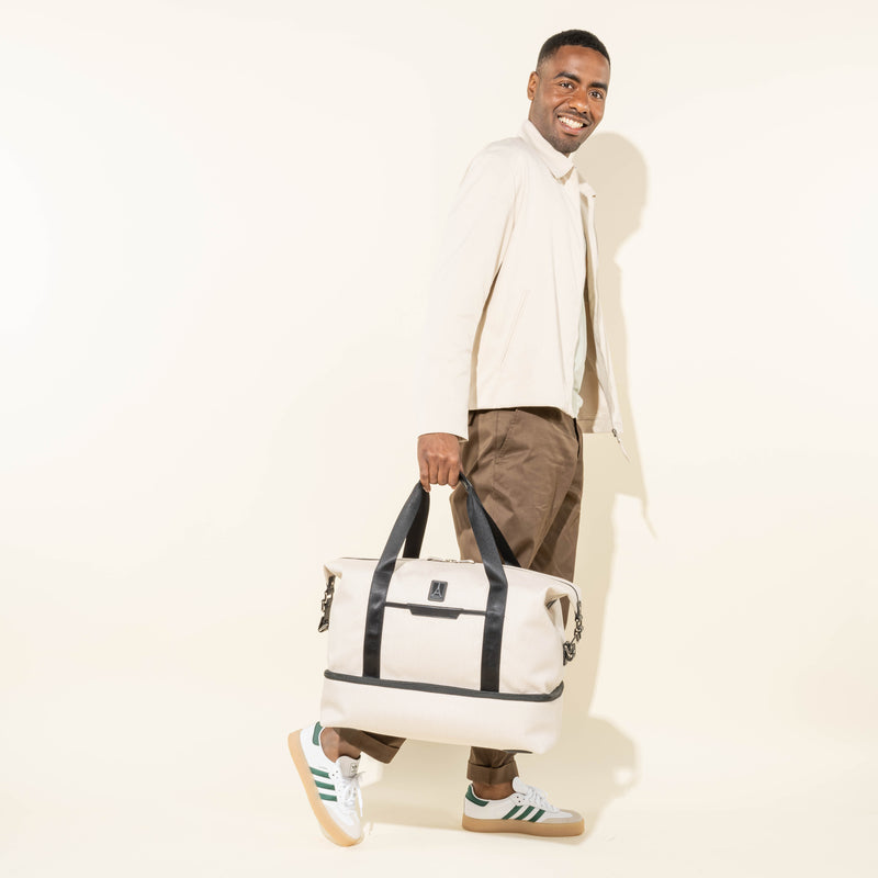 Travelpro® x Travel + Leisure® Drop-Bottom Weekender (38 x 47 x 23 cm )