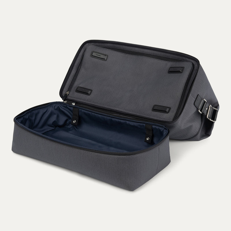 Travelpro® x Travel + Leisure® Drop-Bottom Weekender (38 x 47 x 23 cm )