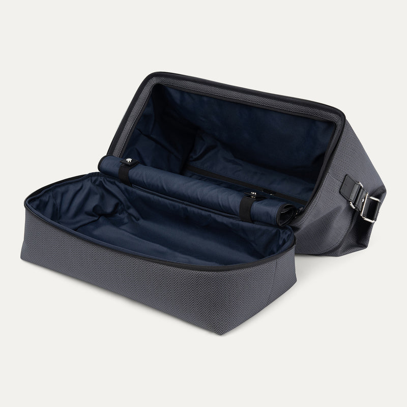 Travelpro® x Travel + Leisure® Drop-Bottom Weekender (38 x 47 x 23 cm )