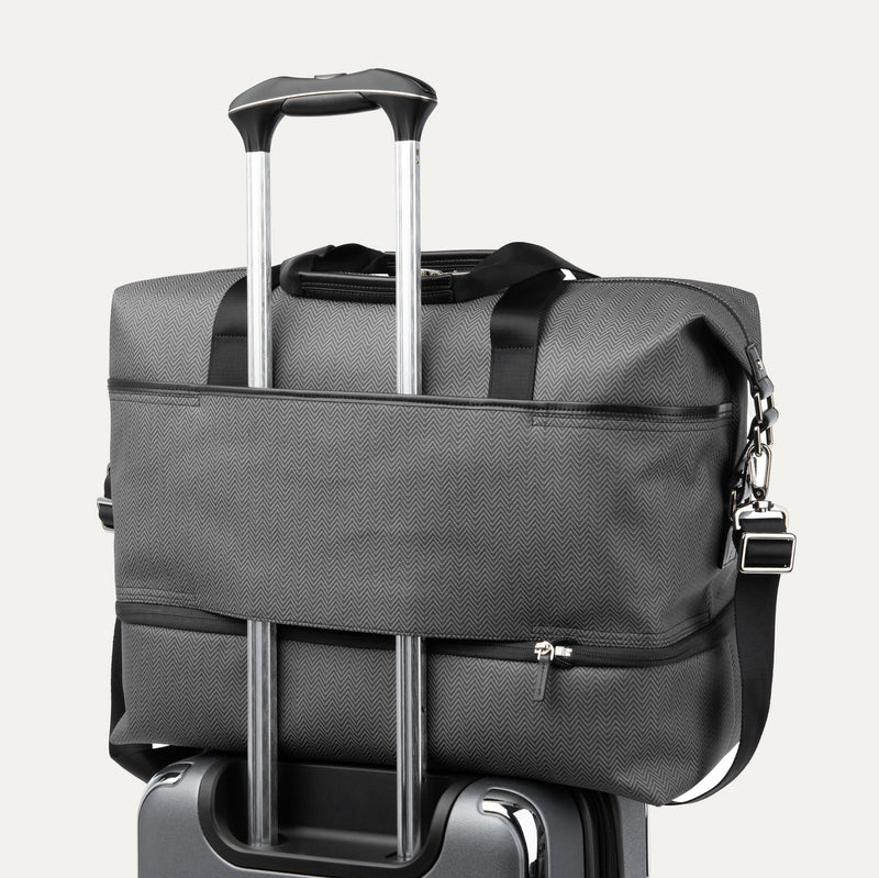 Travelpro® x Travel + Leisure® Drop-Bottom Weekender (38 x 47 x 23 cm )