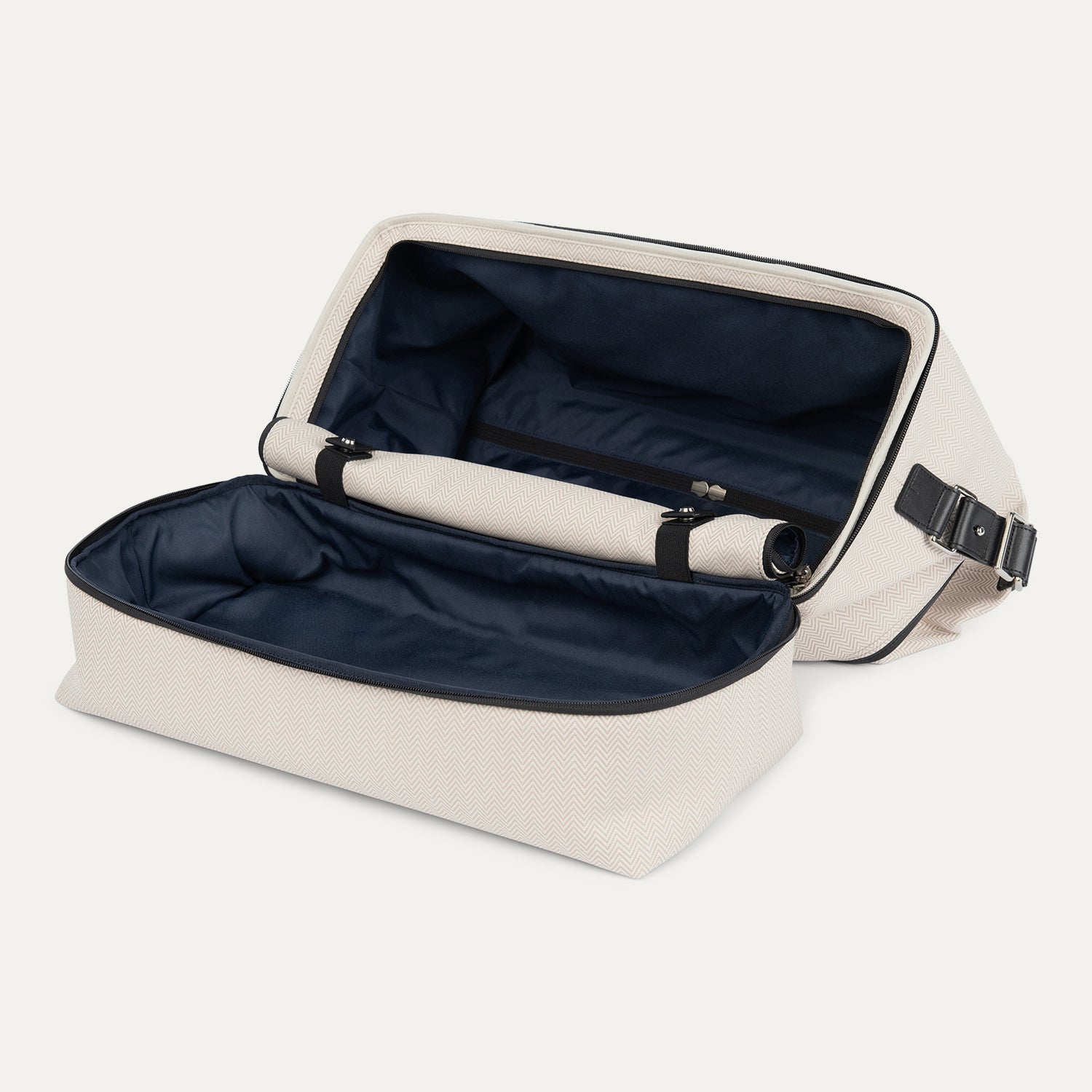 Travelpro® x Travel + Leisure® Drop-Bottom Weekender (38 x 47 x 23 cm )