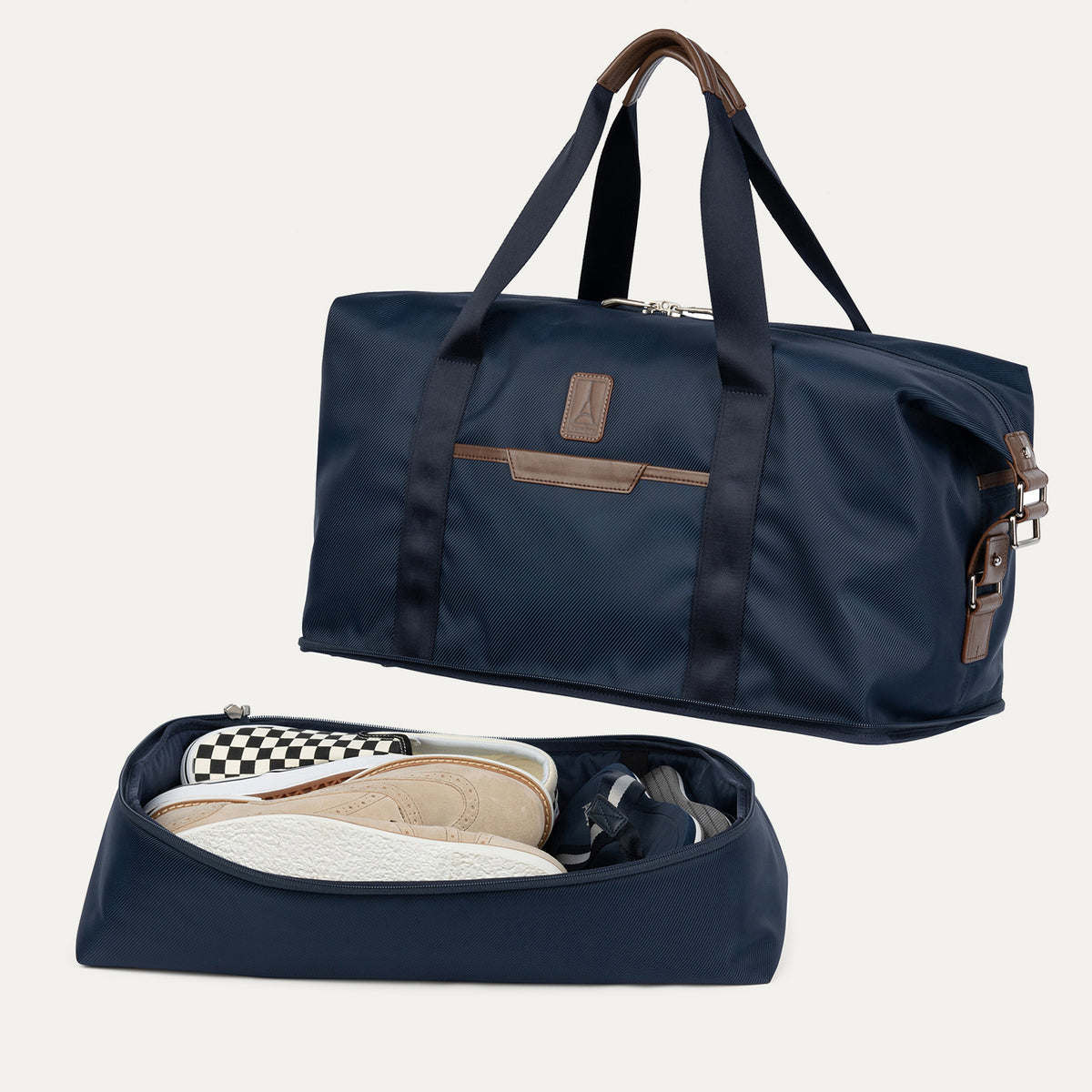 Travelpro® x Travel + Leisure® Drop-Bottom Weekender (38 x 47 x 23 cm )