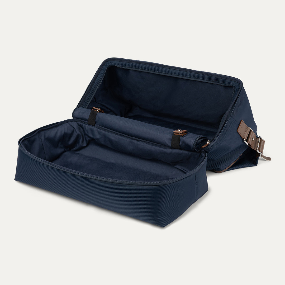 Travelpro® x Travel + Leisure® Drop-Bottom Weekender (38 x 47 x 23 cm )