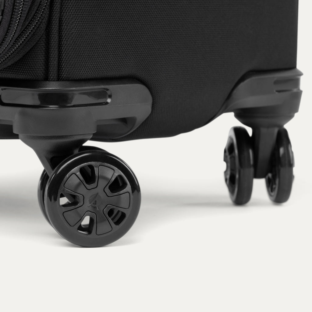 Crew™ Classic Large Expandable Spinner 78cm (78 x 46 x 34 cm)