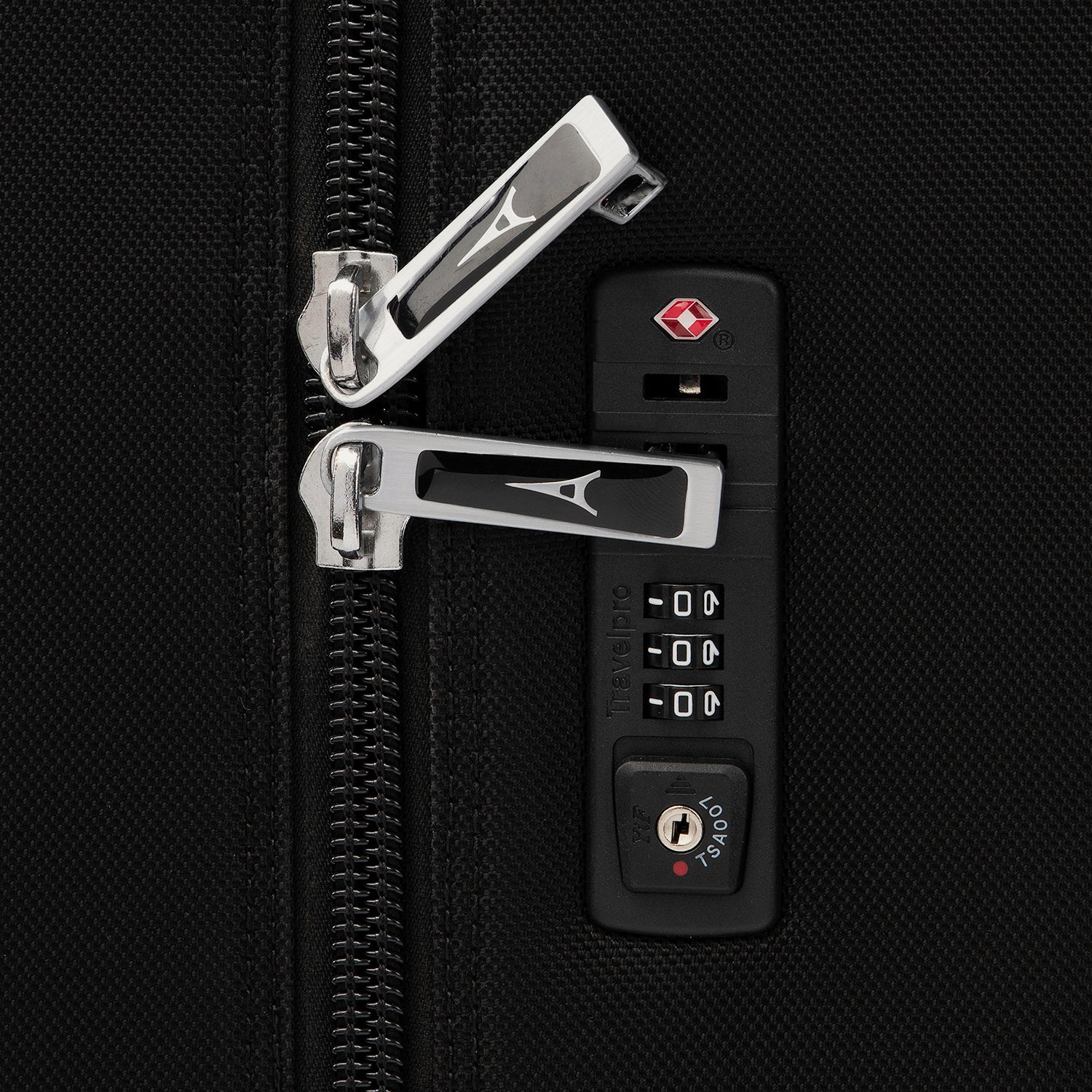 Platinum® Elite Rollende Kleidertasche (61 x 62 x 27 cm)