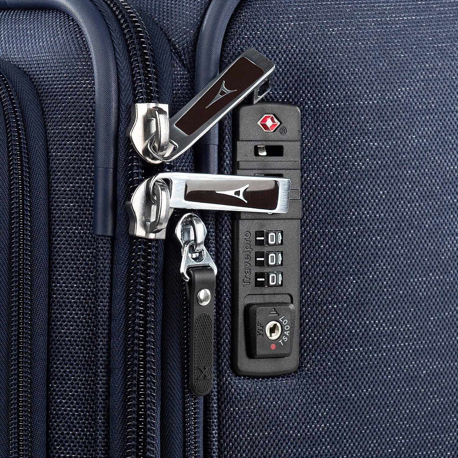 Platinum® Elite Medium Expandable Spinner (71 x 47 x 30 cm)