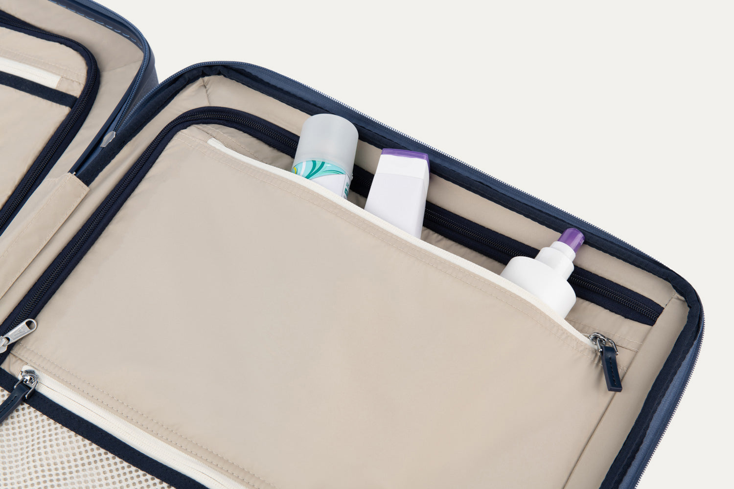 Platinum® Elite Medium Expandable Hard Shell Spinner 69cm (69 x 46 x 33cm)