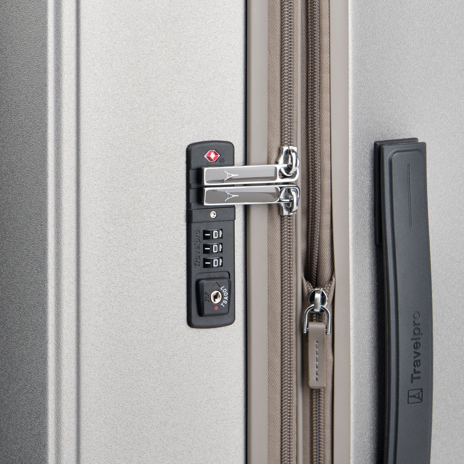 Platinum® Elite Medium Expandable Hard Shell Spinner 69cm (69 x 46 x 33cm)