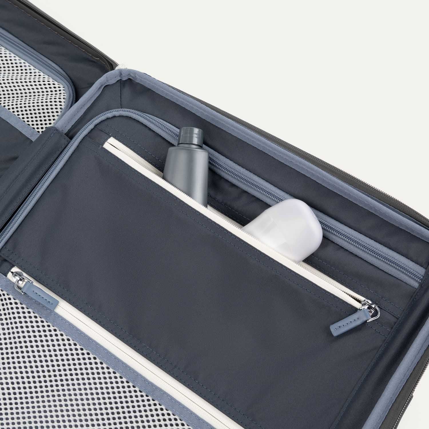 Platinum® Elite Expandable Cabin Hard Shell Spinner 55cm (55 x 40 x 20cm)
