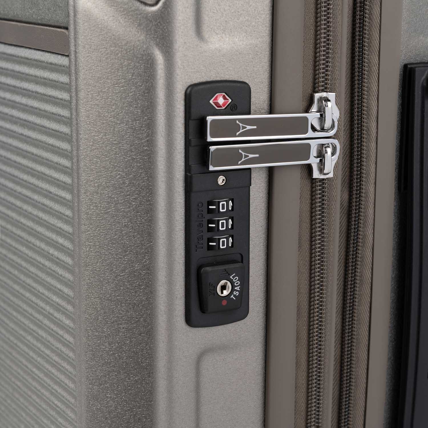 Platinum® Elite Expandable Cabin Hard Shell Spinner 55cm (55 x 40 x 20cm)