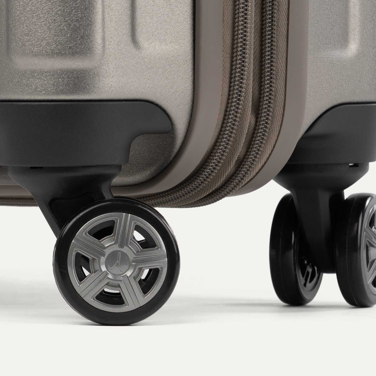 Platinum® Elite Expandable Cabin Hard Shell Spinner 55cm (55 x 40 x 20cm)