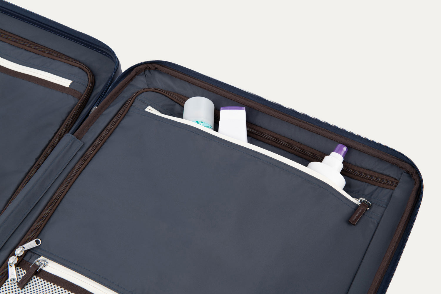 Platinum® Elite Large Expandable Hard Shell Spinner 76cm (76 x 46 x 34cm)