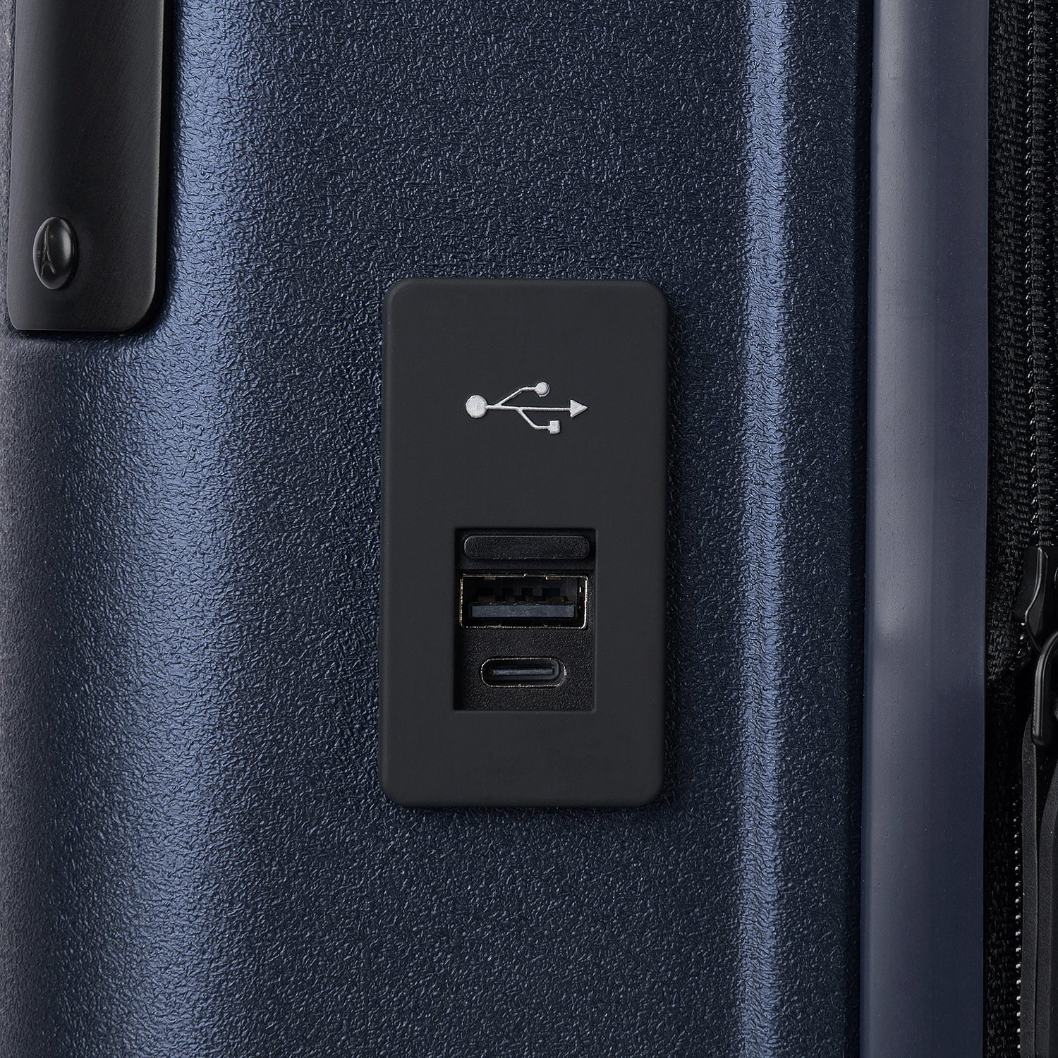 Platinum® Elite Compact Cabin Hardshell Spinner V2 (55.9 x 35.6 x 22.9 cm)