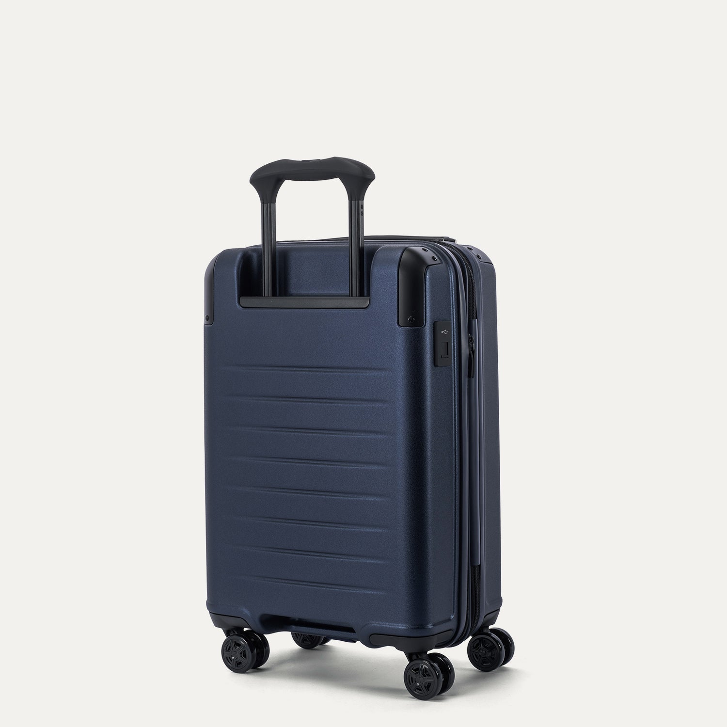Platinum® Elite Compact Cabin Hardshell Spinner V2 (55.9 x 35.6 x 22.9 cm)