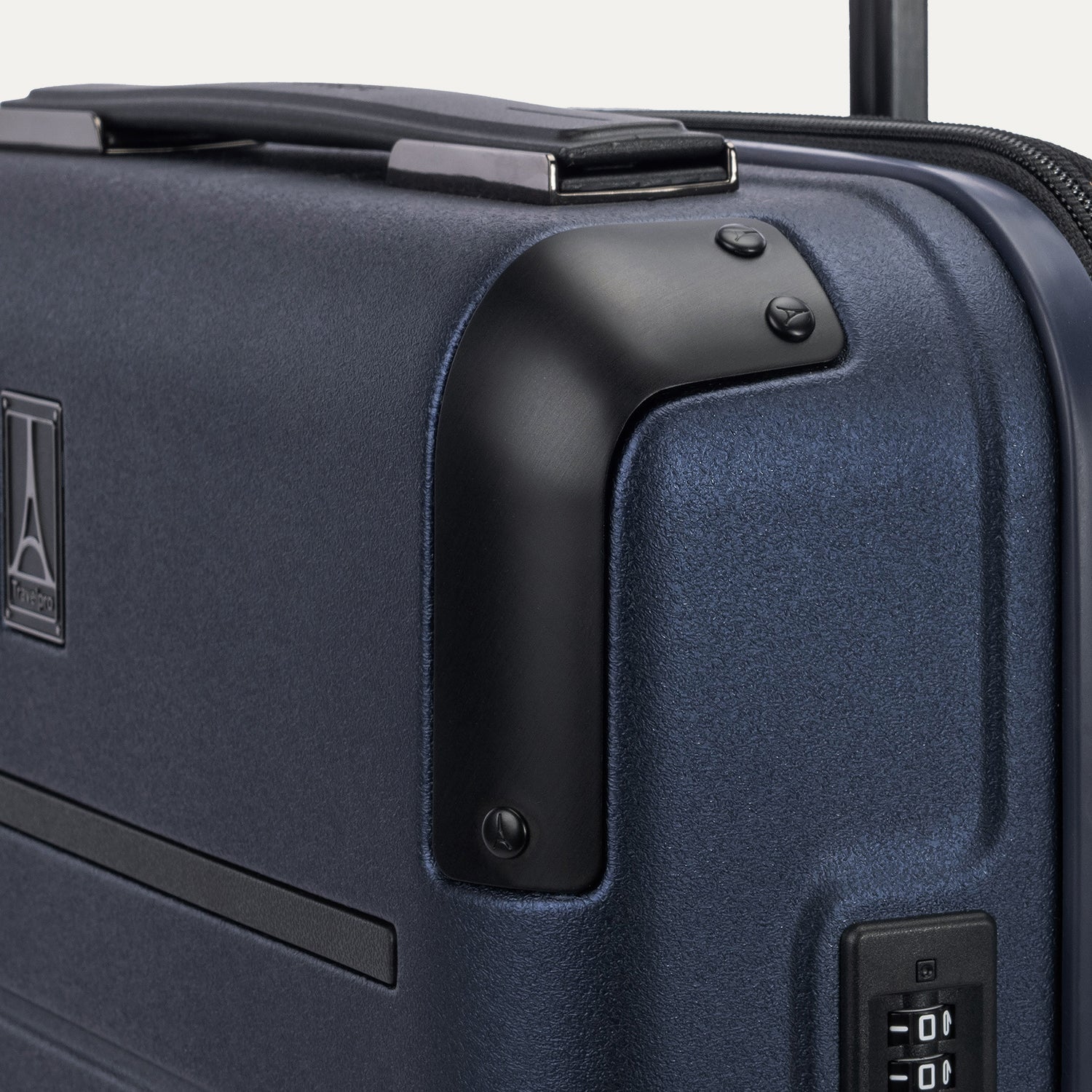 Platinum® Elite Compact Cabin Hardshell Spinner V2 (55.9 x 35.6 x 22.9 cm)