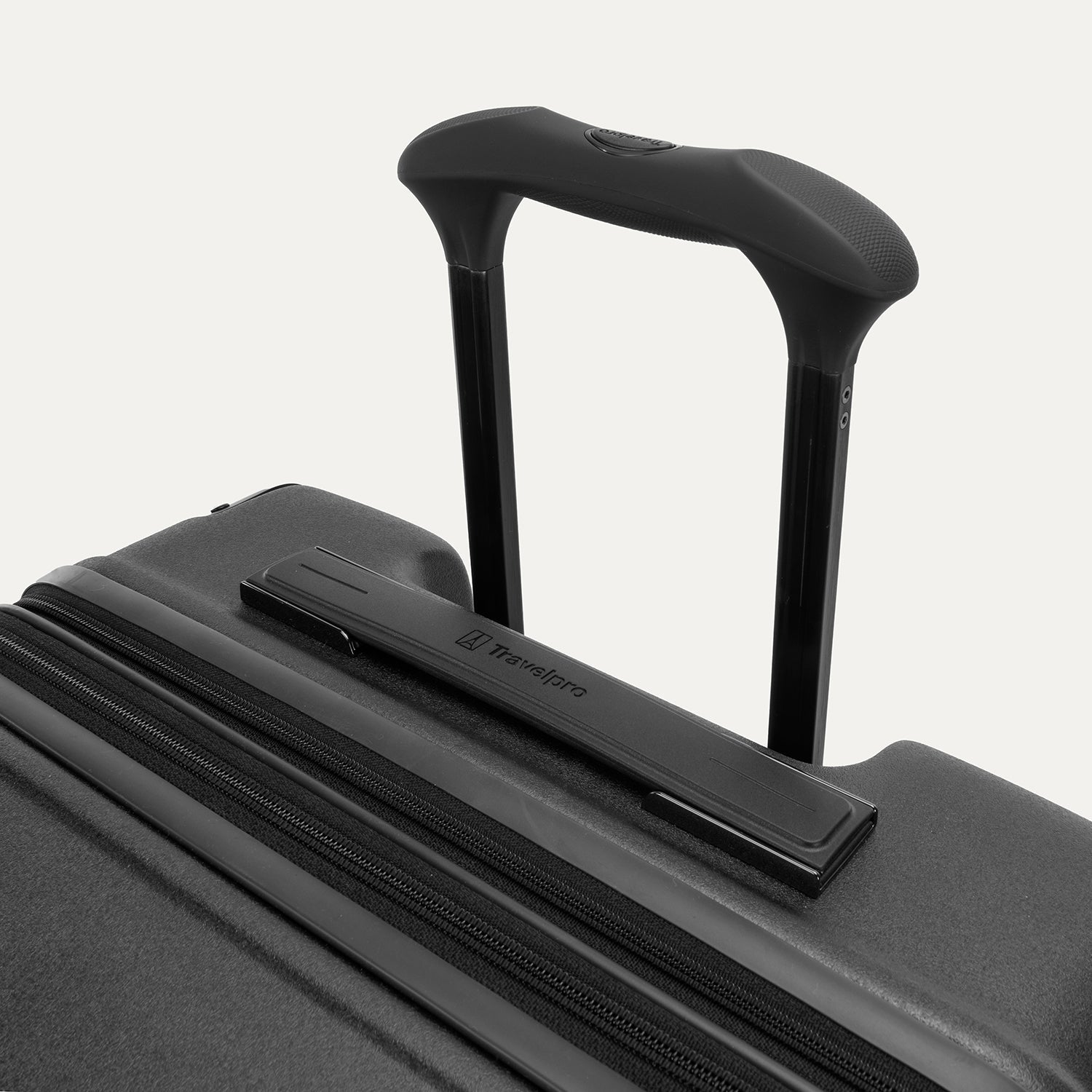 Platinum® Elite Medium Check-In Hardshell Spinner V2 (69.8 x 44.5 x 29.8 cm)