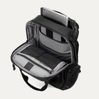 Travelpro® Altitude™ Medium Expandable Laptop Backpack 25-30L (43 x 37 x 22 cm)