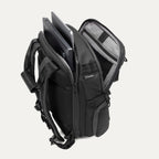 Travelpro® Altitude™ Medium Expandable Laptop Backpack 25-30L (43 x 37 x 22 cm)