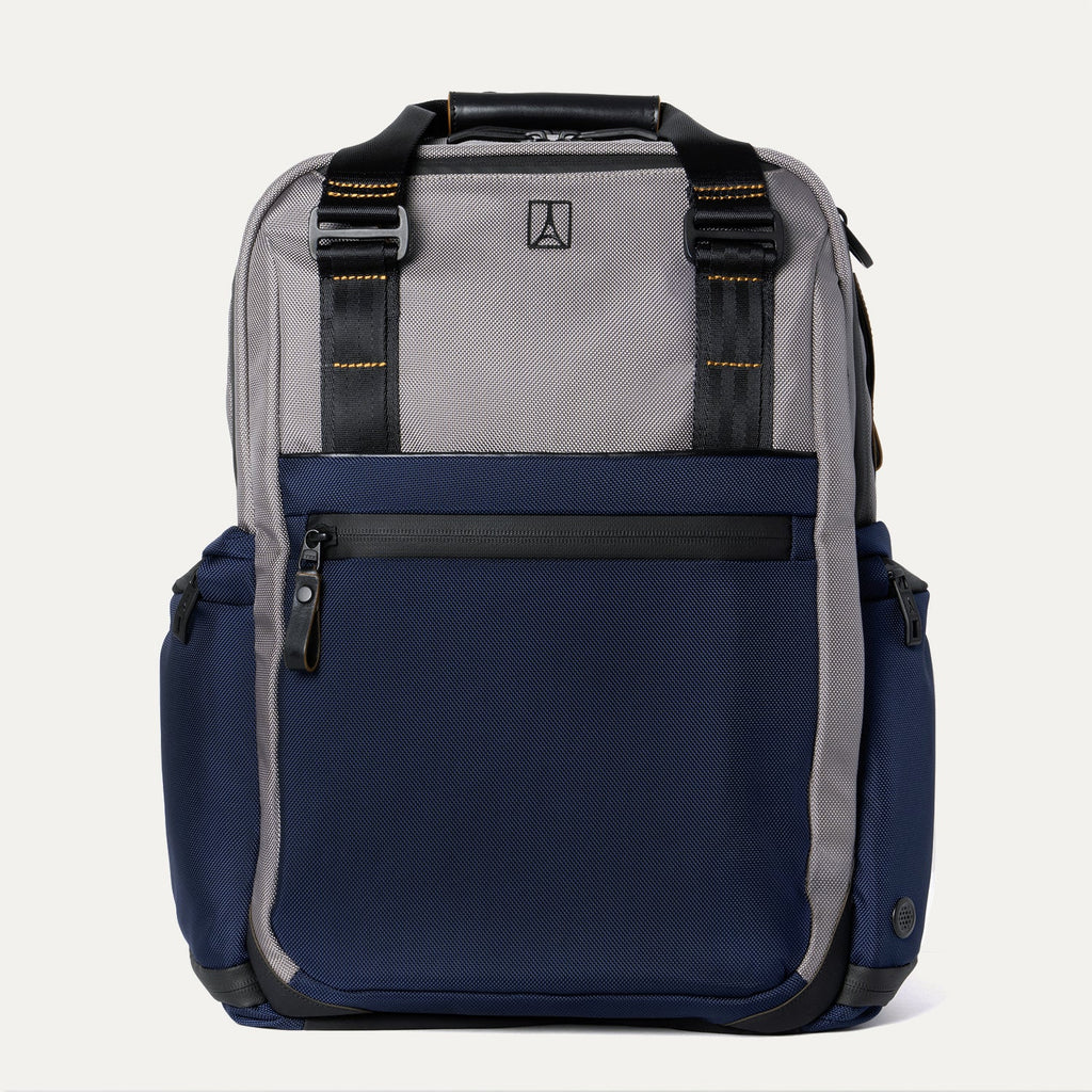 Travelpro® Altitude™ Medium Expandable Laptop Backpack 25-30L (43 x 37 x 22 cm)