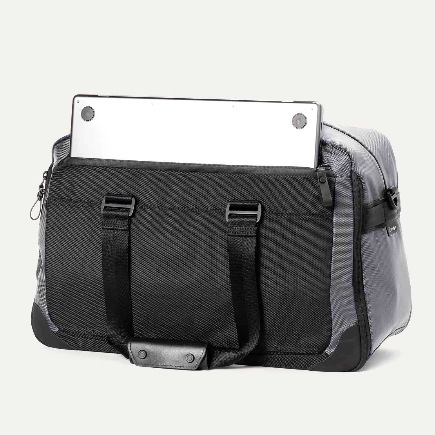 Travelpro® Altitude™ Double Expansion Duffel (32 x 49 x 23 cm)