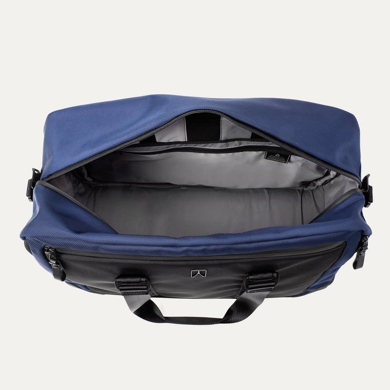 Travelpro® Altitude™ Double Expansion Duffel (32 x 49 x 23 cm)