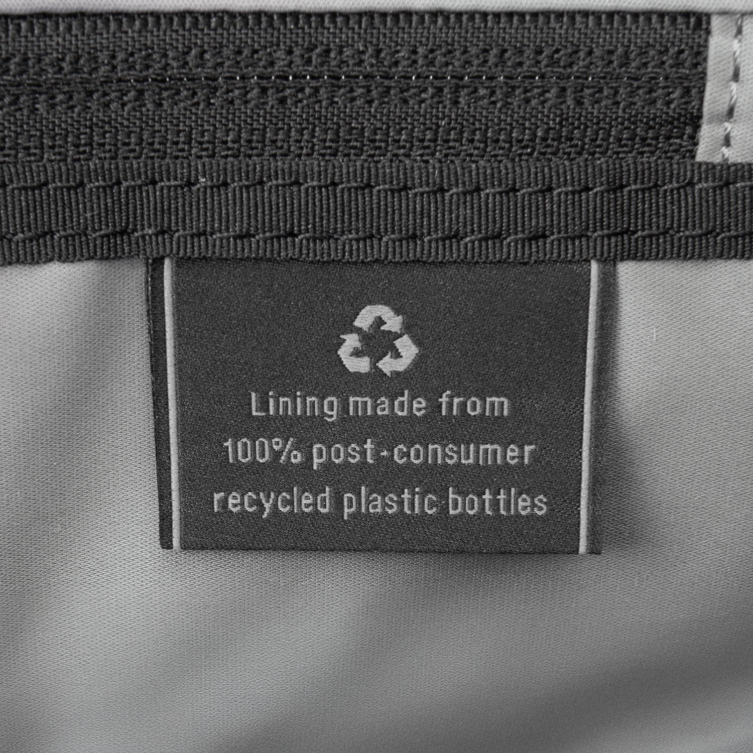 Travelpro® Altitude™ Double Expansion Duffel (32 x 49 x 23 cm)