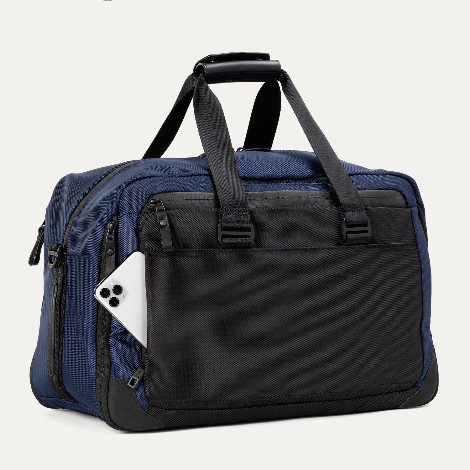 Travelpro® Altitude™ Double Expansion Duffel (32 x 49 x 23 cm)