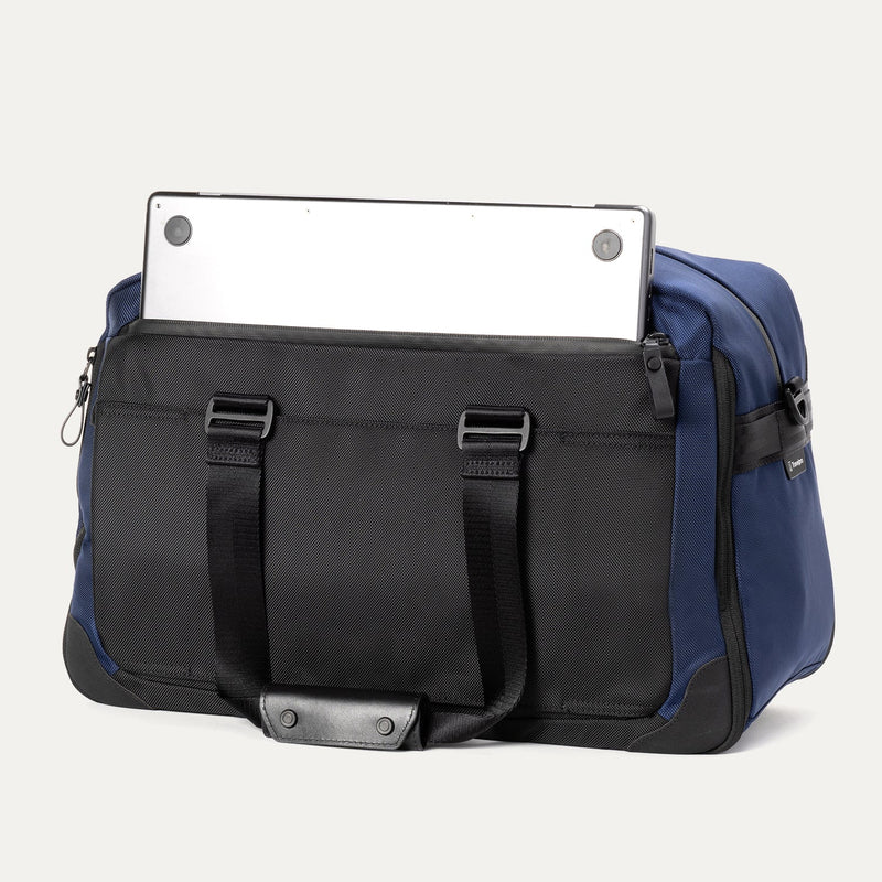 Travelpro® Altitude™ Double Expansion Duffel (32 x 49 x 23 cm)