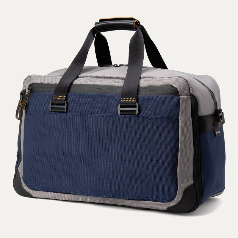 Travelpro® Altitude™ Double Expansion Duffel (32 x 49 x 23 cm)