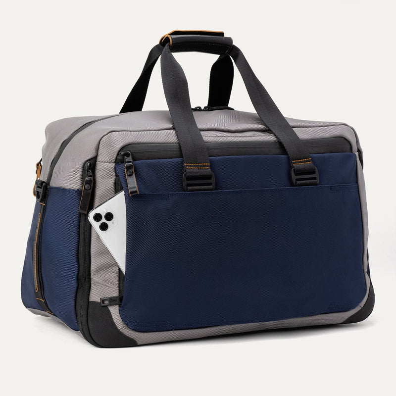Travelpro® Altitude™ Double Expansion Duffel (32 x 49 x 23 cm)