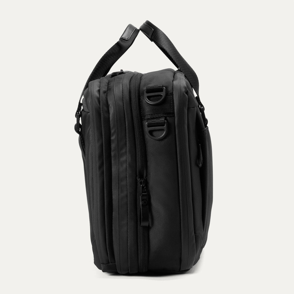 Travelpro® Altitude™ Full Expansion Brief (31 x 41 x 6cm)