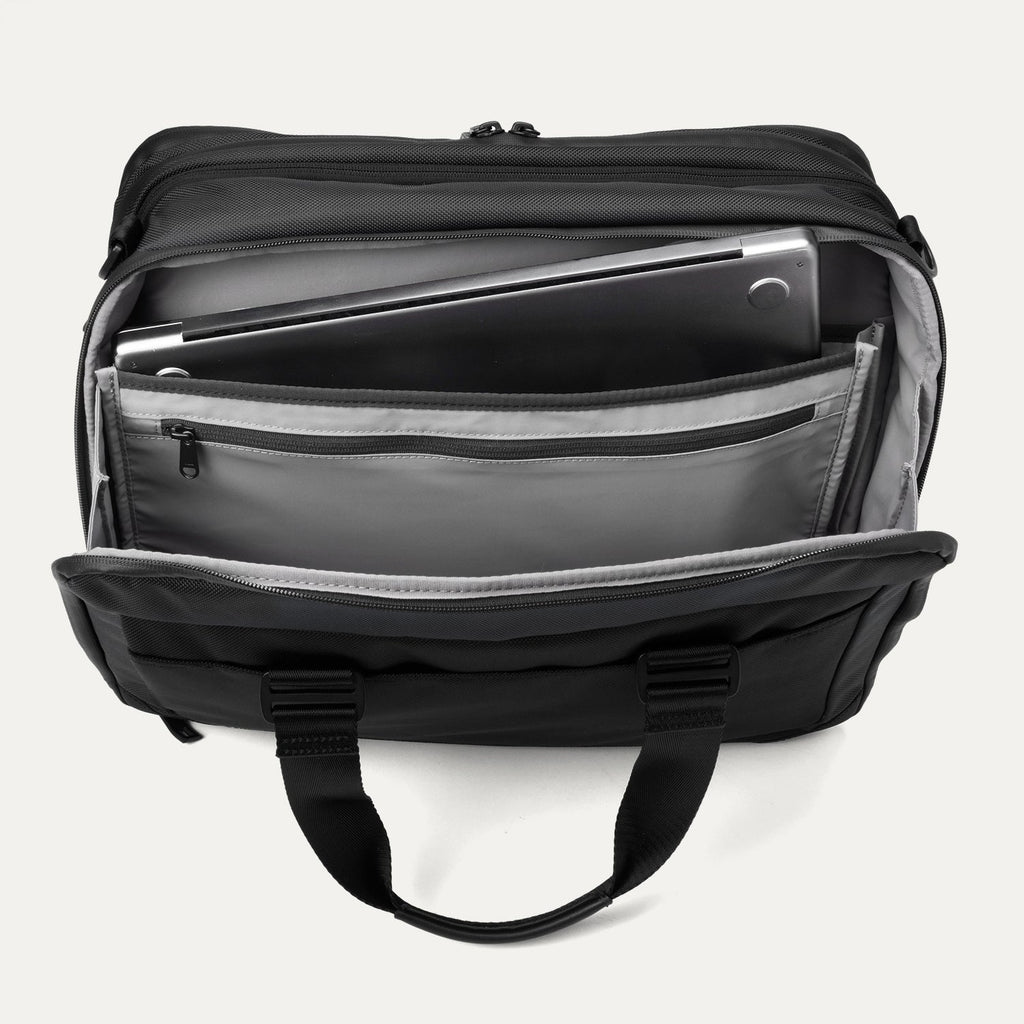 Travelpro® Altitude™ Full Expansion Brief (31 x 41 x 6cm)
