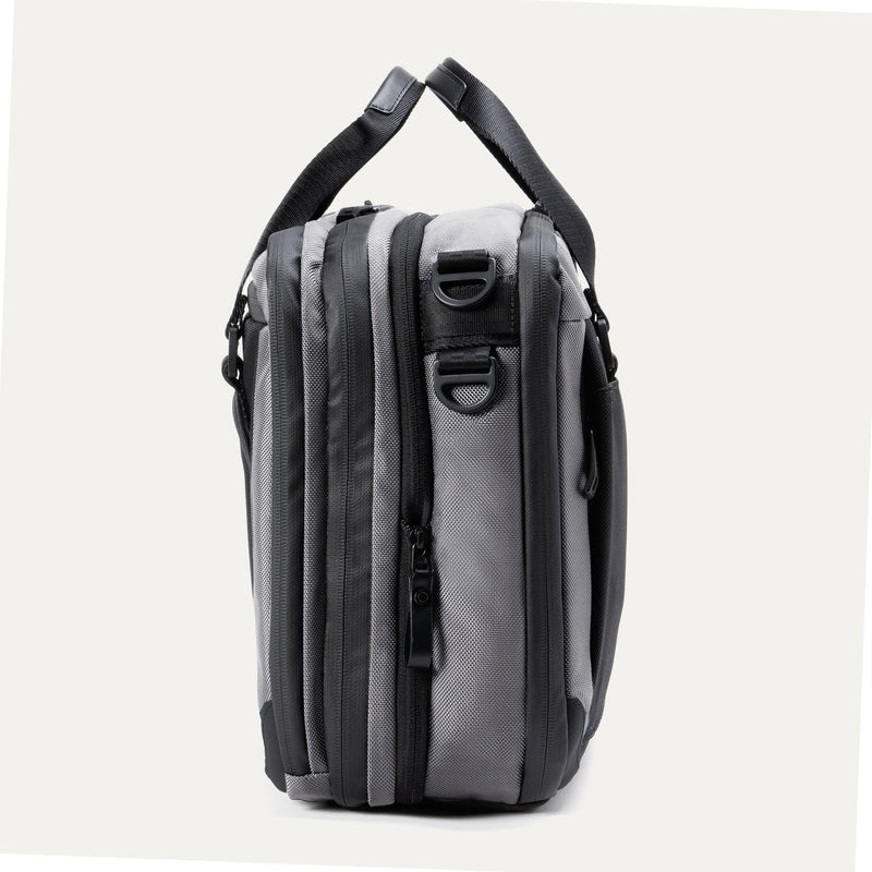 Travelpro® Altitude™ Full Expansion Brief (31 x 41 x 6cm)