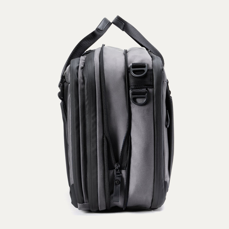 Travelpro® Altitude™ Full Expansion Brief (31 x 41 x 6cm)