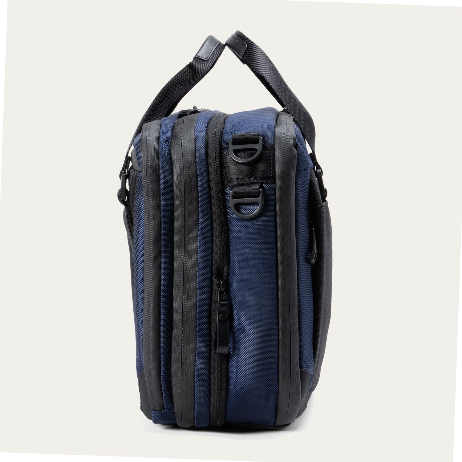 Travelpro® Altitude™ Full Expansion Brief (31 x 41 x 6cm)