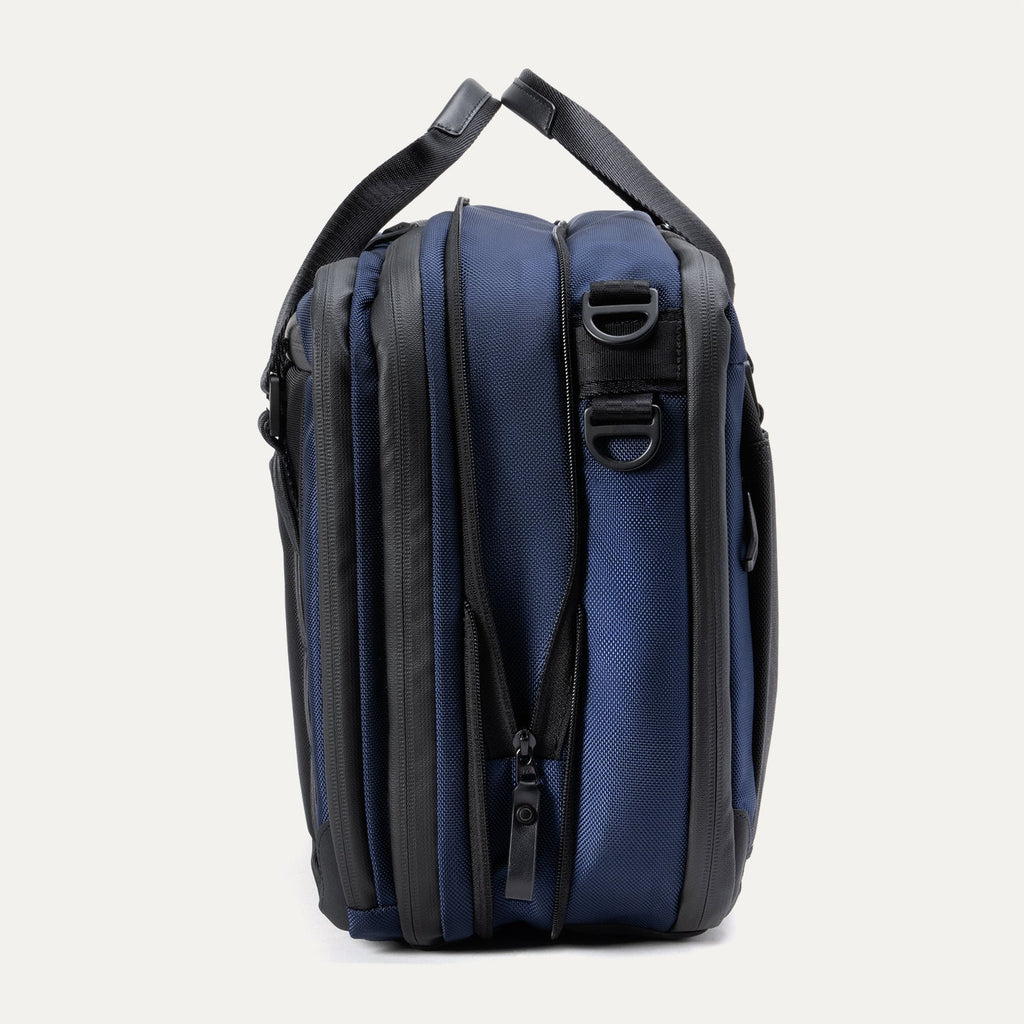 Travelpro® Altitude™ Full Expansion Brief (31 x 41 x 6cm)