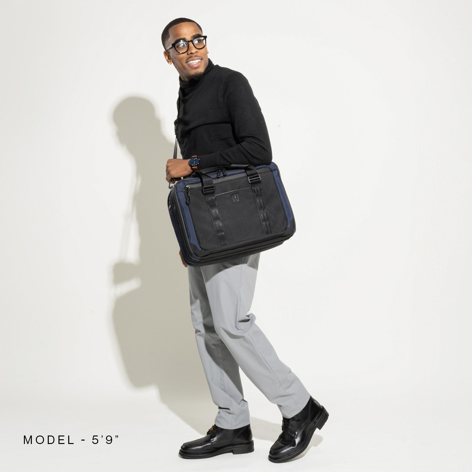 Travelpro® Altitude™ Full Expansion Brief (31 x 41 x 6cm)