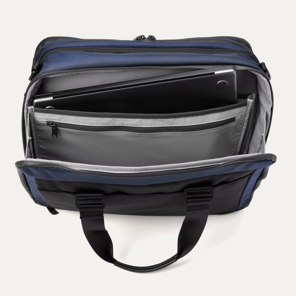 Travelpro® Altitude™ Full Expansion Brief (31 x 41 x 6cm)