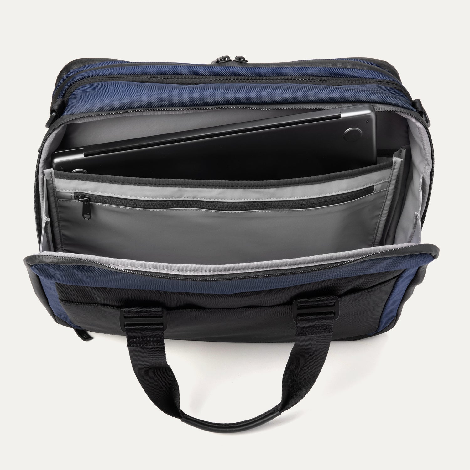 Travelpro® Altitude™ Full Expansion Brief (31 x 41 x 6cm)