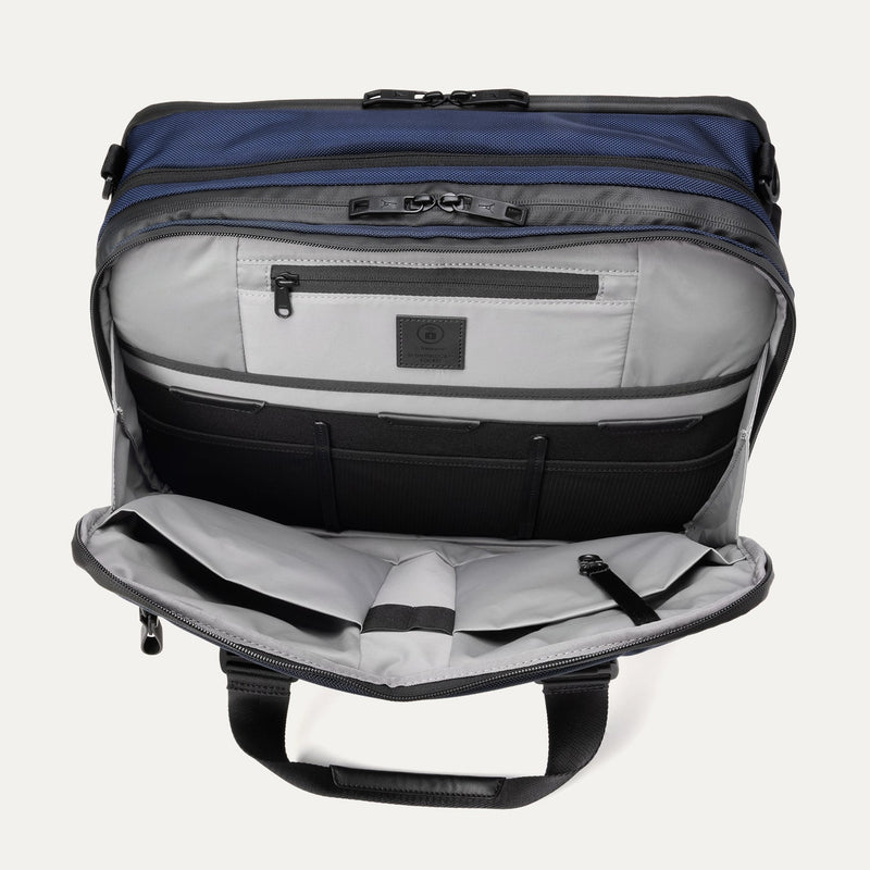 Travelpro® Altitude™ Full Expansion Brief (31 x 41 x 6cm)